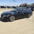 Used 2023 Nissan Altima 2.5 SV image 2