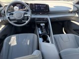 Certified 2022 Hyundai Elantra SEL w/ Convenience Package image 4
