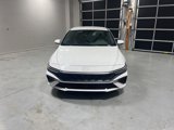 New 2025 Hyundai Elantra SE image 2