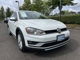 Used 2017 Volkswagen Golf Alltrack S image 2