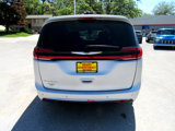 Used 2023 Chrysler Pacifica Touring-L image 3