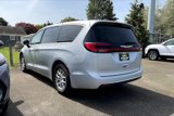 Used 2023 Chrysler Pacifica Touring-L image 5