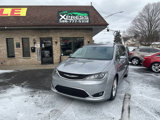 Used 2017 Chrysler Pacifica Touring-L w/ Tire & Wheel Group image 2