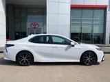 Used 2023 Toyota Camry SE image 2