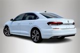 Used 2022 Volkswagen Passat 2.0T SE image 4
