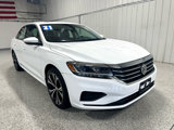 Used 2021 Volkswagen Passat 2.0T SE image 3