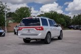 Used 2017 Lincoln Navigator Select image 4