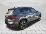Used 2024 Volkswagen Taos SE w/ Panoramic Sunroof Package image 2