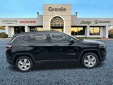 Used 2022 Jeep Compass Latitude image 2