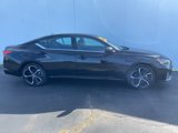Used 2023 Nissan Altima 2.5 SR image 2