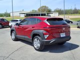 Used 2024 Hyundai Kona SE image 2