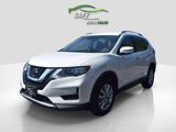 Used 2020 Nissan Rogue SV image 2