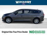 Used 2023 Chrysler Voyager LX image 2