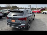 Certified 2022 Volkswagen Taos SE image 3