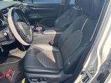 Used 2020 Toyota Camry SE image 2