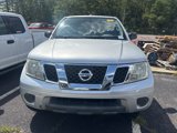 Used 2015 Nissan Frontier SV image 2