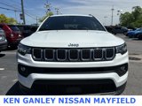 Used 2024 Jeep Compass Latitude image 2