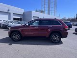 Used 2017 Jeep Grand Cherokee Limited image 3