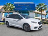 New 2025 Chrysler Pacifica Select image 2