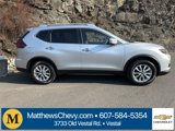 Used 2019 Nissan Rogue SV image 2