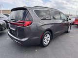 Used 2022 Chrysler Pacifica Touring-L image 5