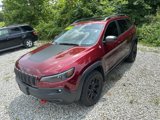 Used 2019 Jeep Cherokee Trailhawk image 3
