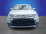 Used 2017 Mitsubishi Outlander SE image 2