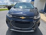Used 2022 Chevrolet Trax LT w/ LT Convenience Package image 2