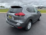 Used 2017 Nissan Rogue SV w/ SV Premium Package image 5