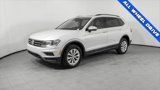 Used 2018 Volkswagen Tiguan SE w/ Panoramic Sunroof Package image 2
