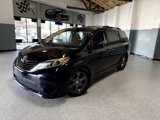 Used 2015 Toyota Sienna SE Premium image 3