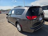 Used 2019 Chrysler Pacifica Touring-L image 3