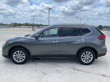 Used 2017 Nissan Rogue SV image 4