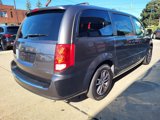 Used 2017 Dodge Grand Caravan SXT image 4