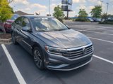 Used 2020 Volkswagen Jetta SEL Premium image 3