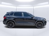 Used 2024 Volkswagen Taos SE image 2