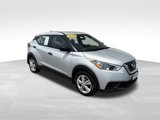 Used 2020 Nissan Kicks S image 3