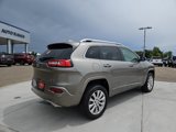 Used 2017 Jeep Cherokee Overland w/ Technology Group image 3