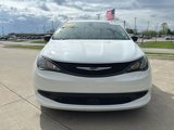 Used 2022 Chrysler Voyager LX image 5