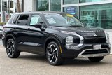 Used 2022 Mitsubishi Outlander SE image 2