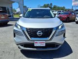 Used 2022 Nissan Rogue SV image 2