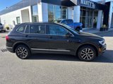 Used 2021 Volkswagen Tiguan SE w/ Panoramic Sunroof Package image 2
