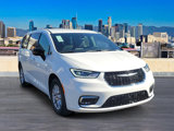 New 2025 Chrysler Pacifica Select image 4