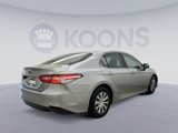 Used 2018 Toyota Camry LE image 5