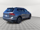 Used 2021 Volkswagen Tiguan SE w/ Panoramic Sunroof Package image 5