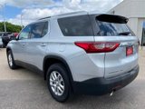 Used 2018 Chevrolet Traverse LT image 3