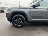 Used 2021 Jeep Grand Cherokee L Laredo image 2
