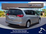 Used 2018 Chrysler Pacifica Touring-L w/ Tire & Wheel Group image 5