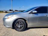 Used 2015 Toyota Camry LE image 3