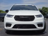 New 2025 Chrysler Pacifica Limited image 2